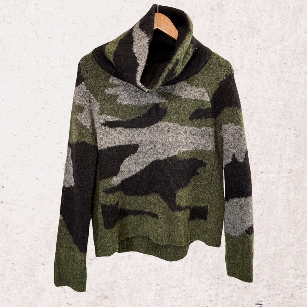 RD Style Green and Black Cowl Neck Sweater